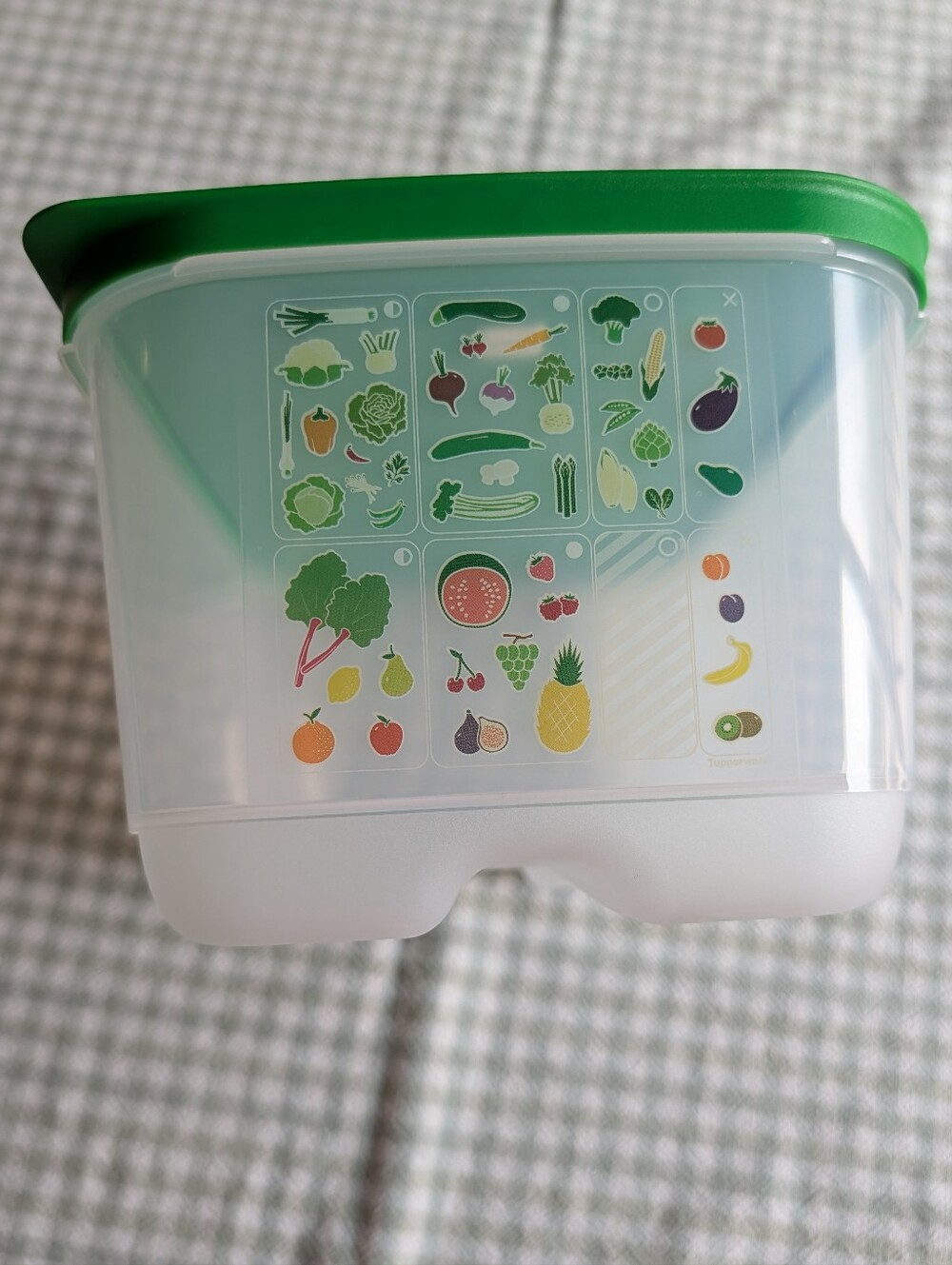 Tupperware FridgeSmart Medium Deep Produce Storage Container With Lid NEW